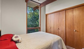 25 Logan Rd, Alton, IL 62002