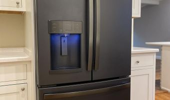 107 GREENVILLE St, Abbeville, SC 29620