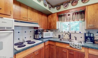 1195 New Milford Rd, Atwater, OH 44201