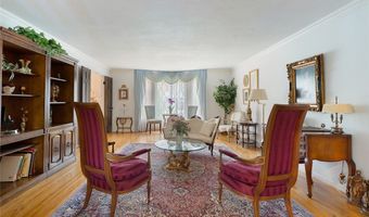 20 Parkhaven Dr, Amherst, NY 14228