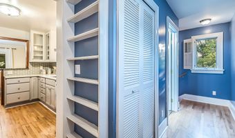 324 Highlake Ave, Ann Arbor, MI 48103