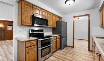 2407 S CLOVER Ln, Appleton, WI 54915