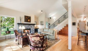 3040 NW Clubhouse Dr, Bend, OR 97703