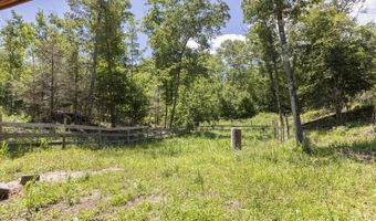2 Firefly Dr, Baldwin, ME 04091