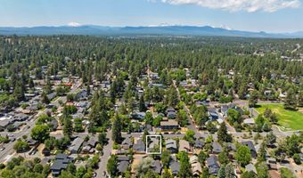 820 NW 12th St, Bend, OR 97703