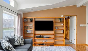 317 7th St, Benton City, WA 99320