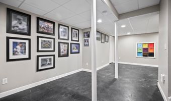 2 Independence Dr, Aberdeen, NJ 07747