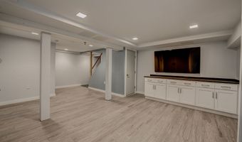 12 School House Hl, Burlington, CT 06013