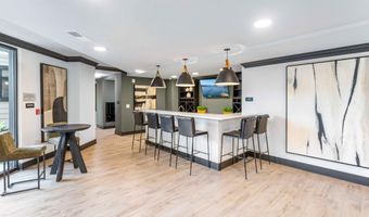 701 N HENRY St 204, Alexandria, VA 22314