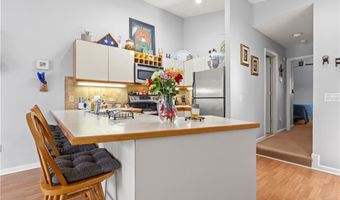 755 Williamsburg Cir, Warwick, RI 02886