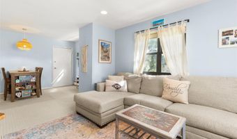 125 Park Ave C1, Amityville, NY 11701