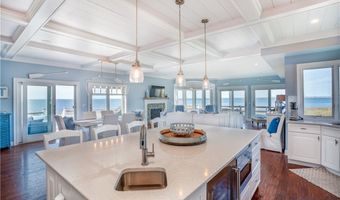 53 Stanton Ave, Narragansett, RI 02882