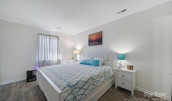 11818 Larkridge Ct, Charlotte, NC 28226