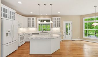 815 Centerville Trl, Aurora, OH 44202