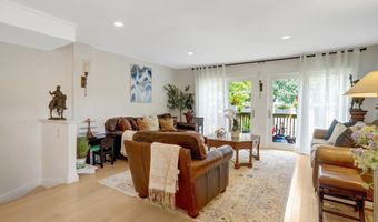 2113 N LINCOLN St, Arlington, VA 22207