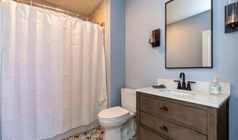 15 Castle St 9, East Greenwich, RI 02818