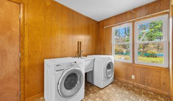 235 School St, Amherst, WI 54406