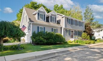 22 Aumond St, Cranston, RI 02905