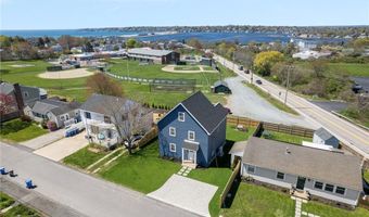 11 Gunning Ct, Middletown, RI 02842
