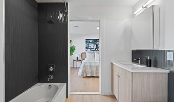 525 AVENUE E 1, Bayonne, NJ 07002