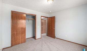 410 N 9th Ave, Brandon, SD 57005