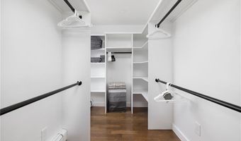 24 Barney St, Newport, RI 02840