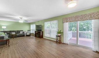 1940 Waverly Ln, Algonquin, IL 60102