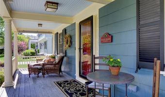 51 Ayrault St, Newport, RI 02840