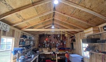 14 Manor Dr, Beattyville, KY 41311