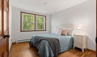 12 Lord Jeffrey Dr, Amherst, NH 03031