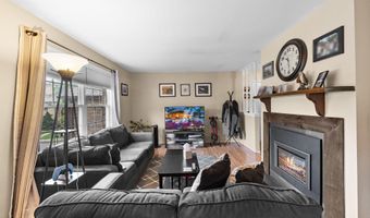 516 Wellington Pl, Aberdeen, NJ 07747
