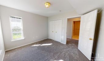 2785 S Knightsbridge Cir, Ann Arbor, MI 48105