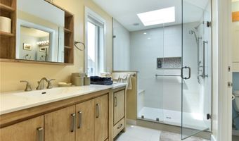 207 Bellevue Ct, Narragansett, RI 02882