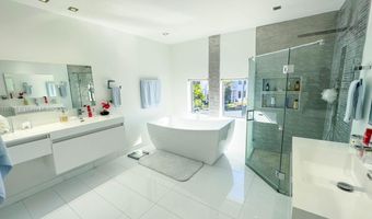 3024 NE 210th St, Aventura, FL 33180