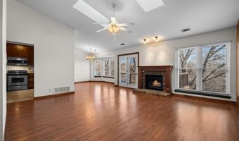 760 Woodside Trails Dr 203, Ballwin, MO 63021