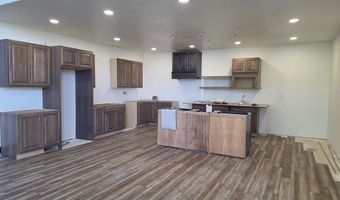 38515 129th St, Aberdeen, SD 57401