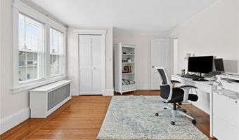 190 Auburn St, Cranston, RI 02910