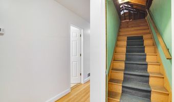 2420 N TAYLOR St, Arlington, VA 22207
