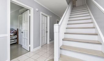 28 Tudor Rd, Albany, NY 12203