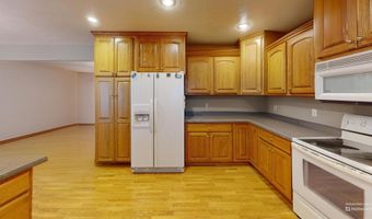 235 W Walnut St, Albion, NE 68620