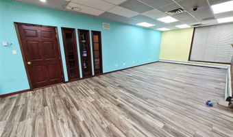 121 W Oak St, Amityville, NY 11701
