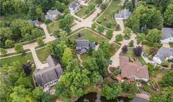 300 Lakeview Cir, Aurora, OH 44202