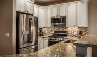 6145 E CAVE CREEK Rd 103, Cave Creek, AZ 85331