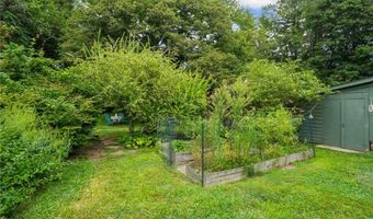 671 County Rd, Barrington, RI 02806