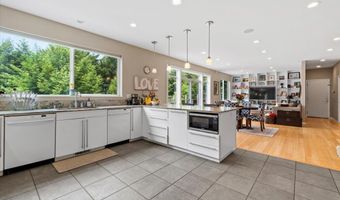 1346 Diamond Dr, Arcata, CA 95521