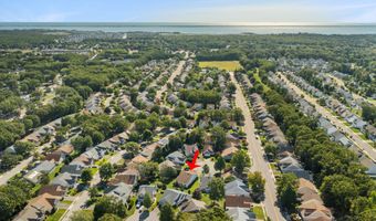 11 Nautical Ct, Bayville, NJ 08721