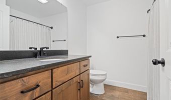 5905 NW Ettie May St, Bentonville, AR 72713