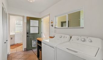 44 Kaupakalua Rd, Haiku, HI 96708