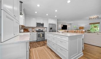 748 Northwoods Dr, Ball Ground, GA 30107