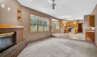 2400 Ridgetop Cir, Ames, IA 50014